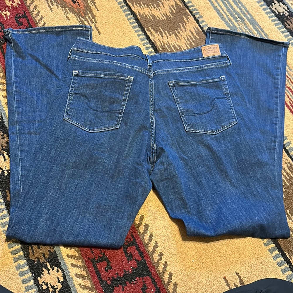 Signature by Levi Strauss mid rise bootcut jeans